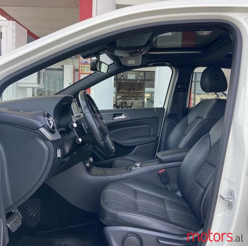 2014' Mercedes-Benz B 180 photo #5