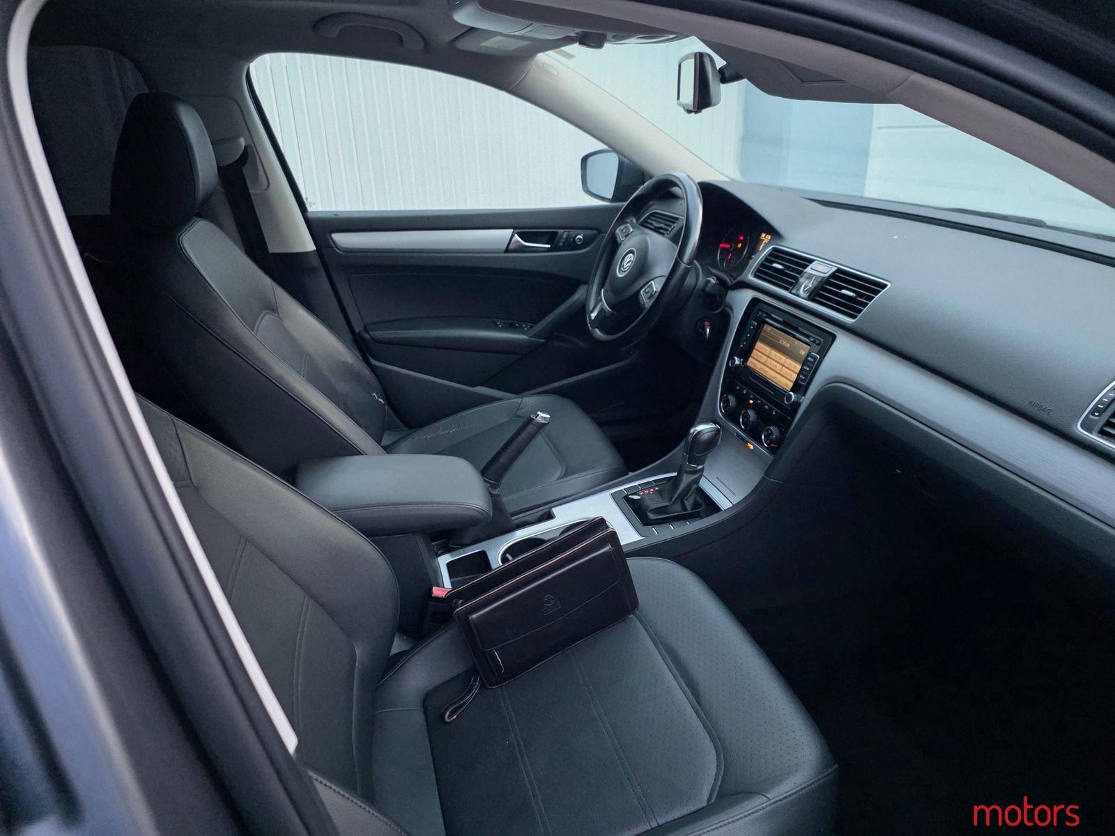2013' Volkswagen Passat photo #4