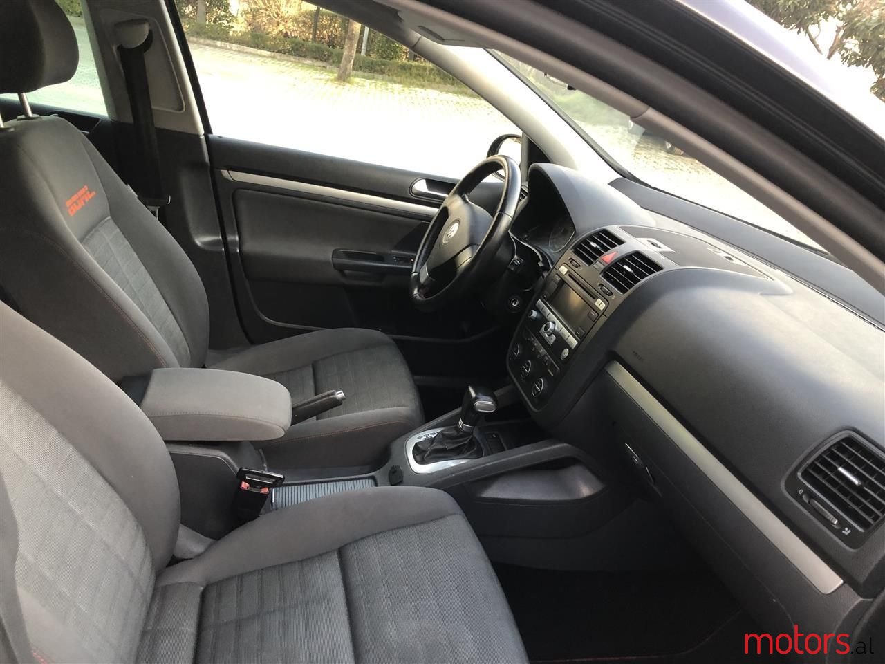 2006' Volkswagen Golf photo #3