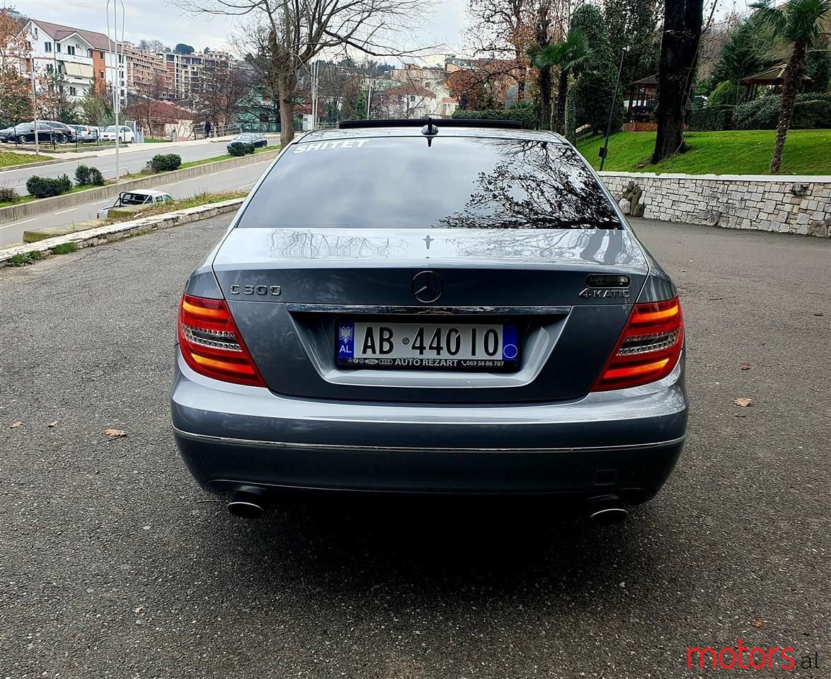 2012' Mercedes-Benz C 300 photo #5
