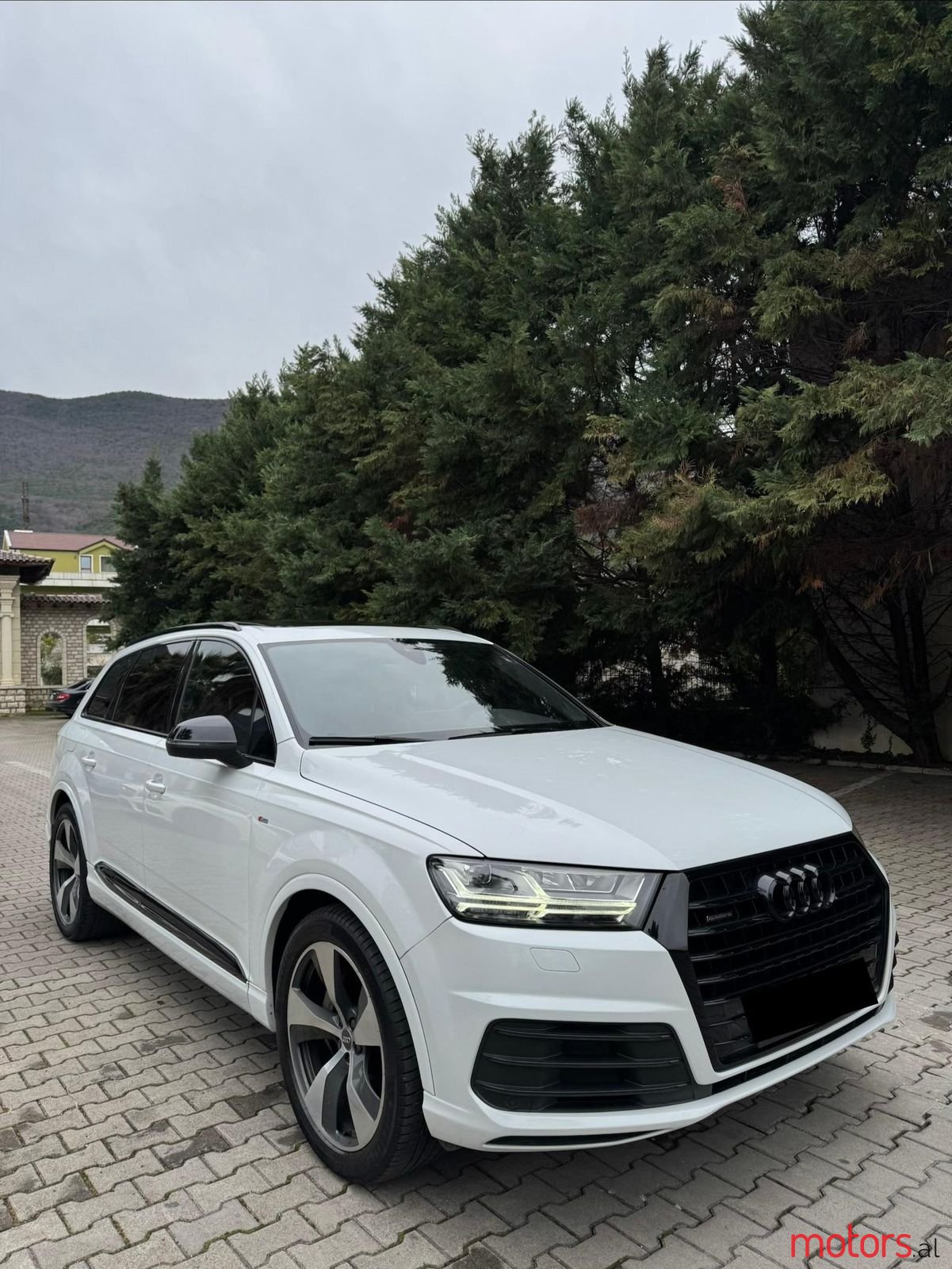2016' Audi Q7 photo #5