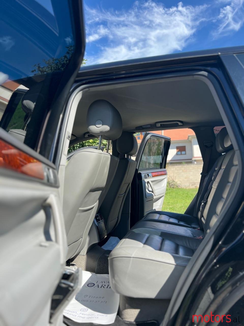 2005' Volkswagen Touareg photo #5