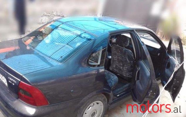 2001' Opel Vectra photo #2