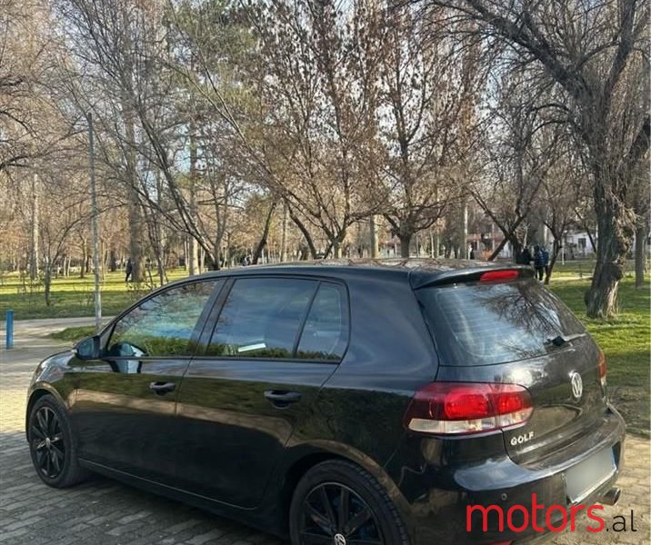 2009' Volkswagen Golf photo #3