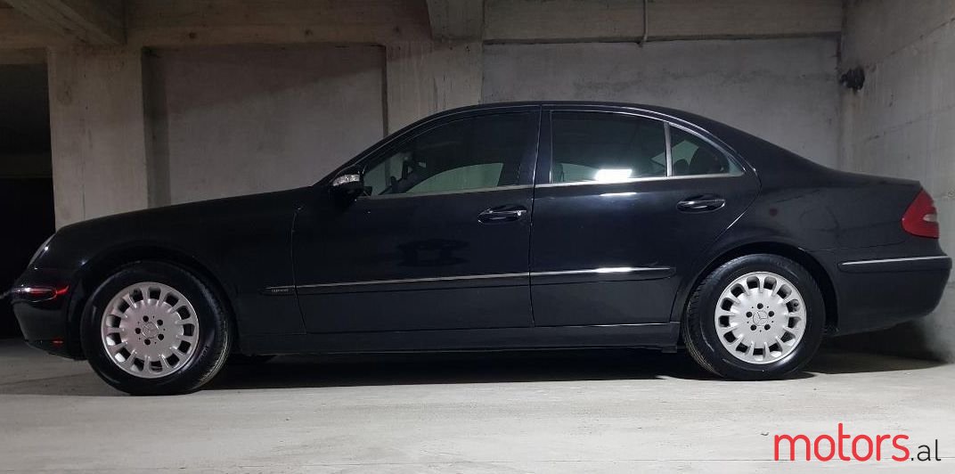 2003' Mercedes-Benz E 270 photo #1
