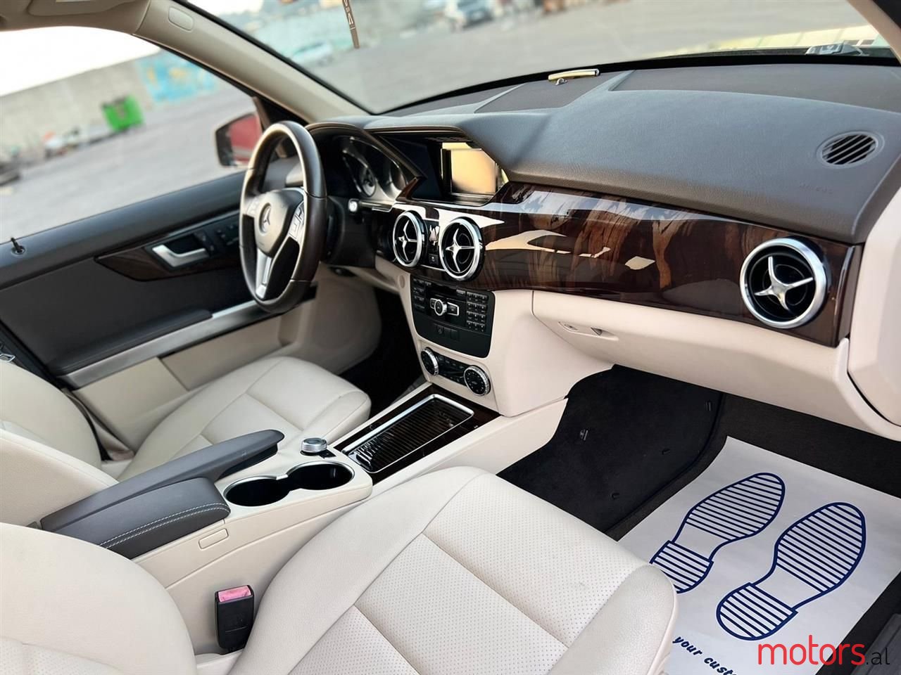 2015' Mercedes-Benz GLK 250 photo #6