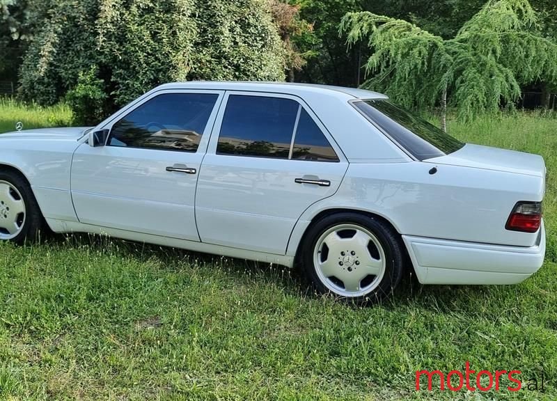 1993' Mercedes-Benz E 500 photo #2