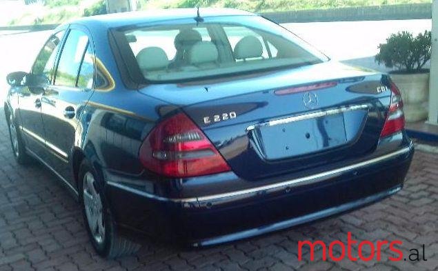 2004' Mercedes-Benz E-Class photo #1