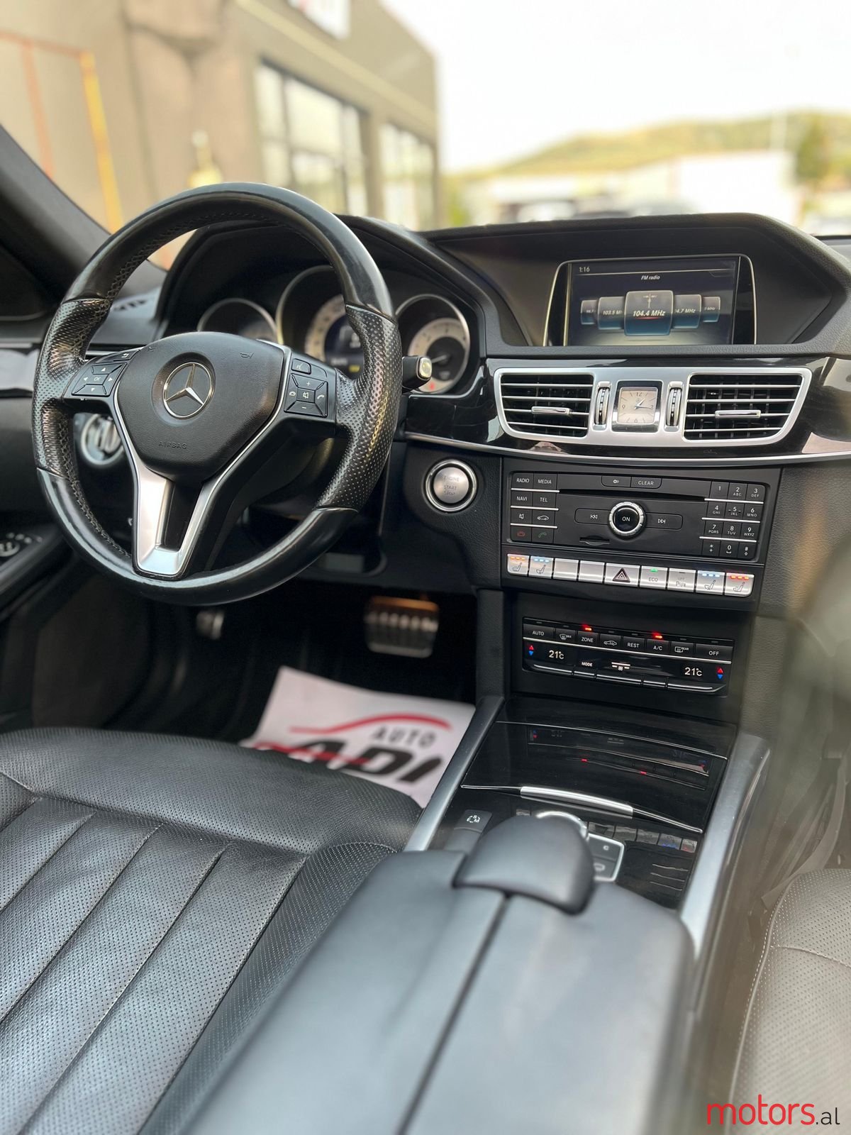 2015' Mercedes-Benz E 350 photo #4