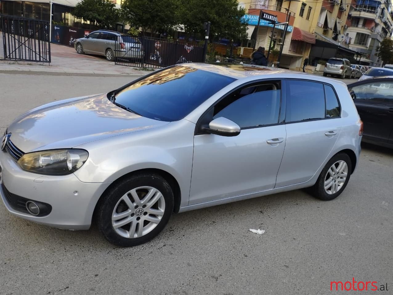 2011' Volkswagen Golf photo #3