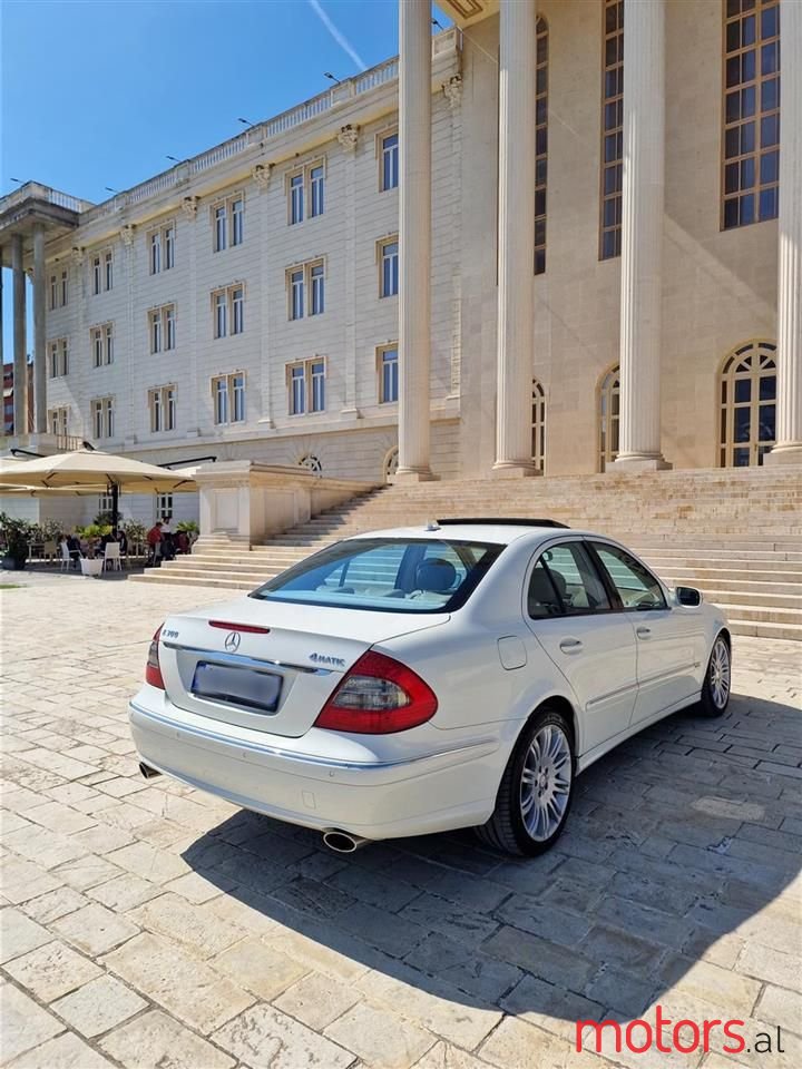 2009' Mercedes-Benz E 300 photo #6