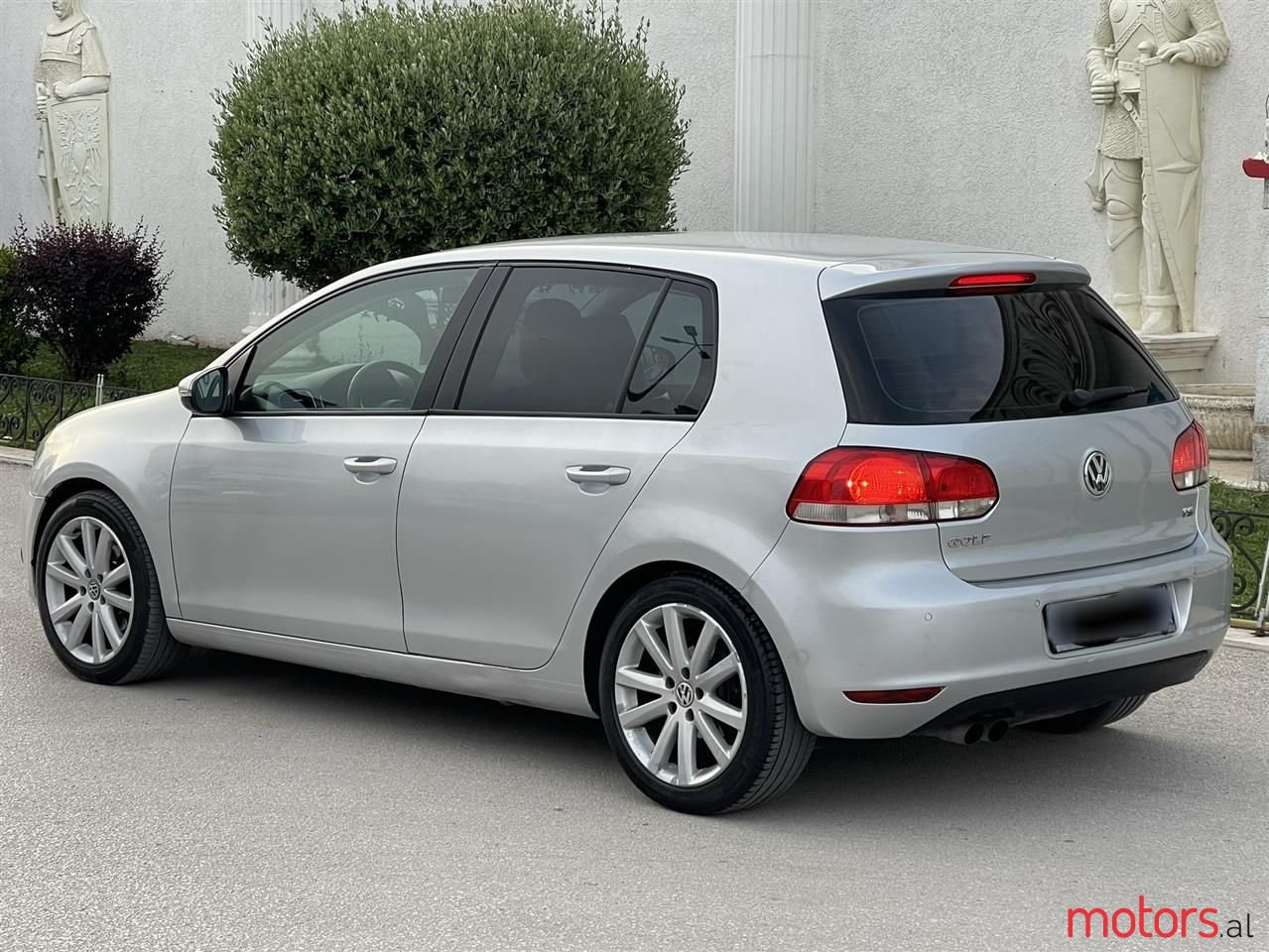 2010' Volkswagen Golf photo #4