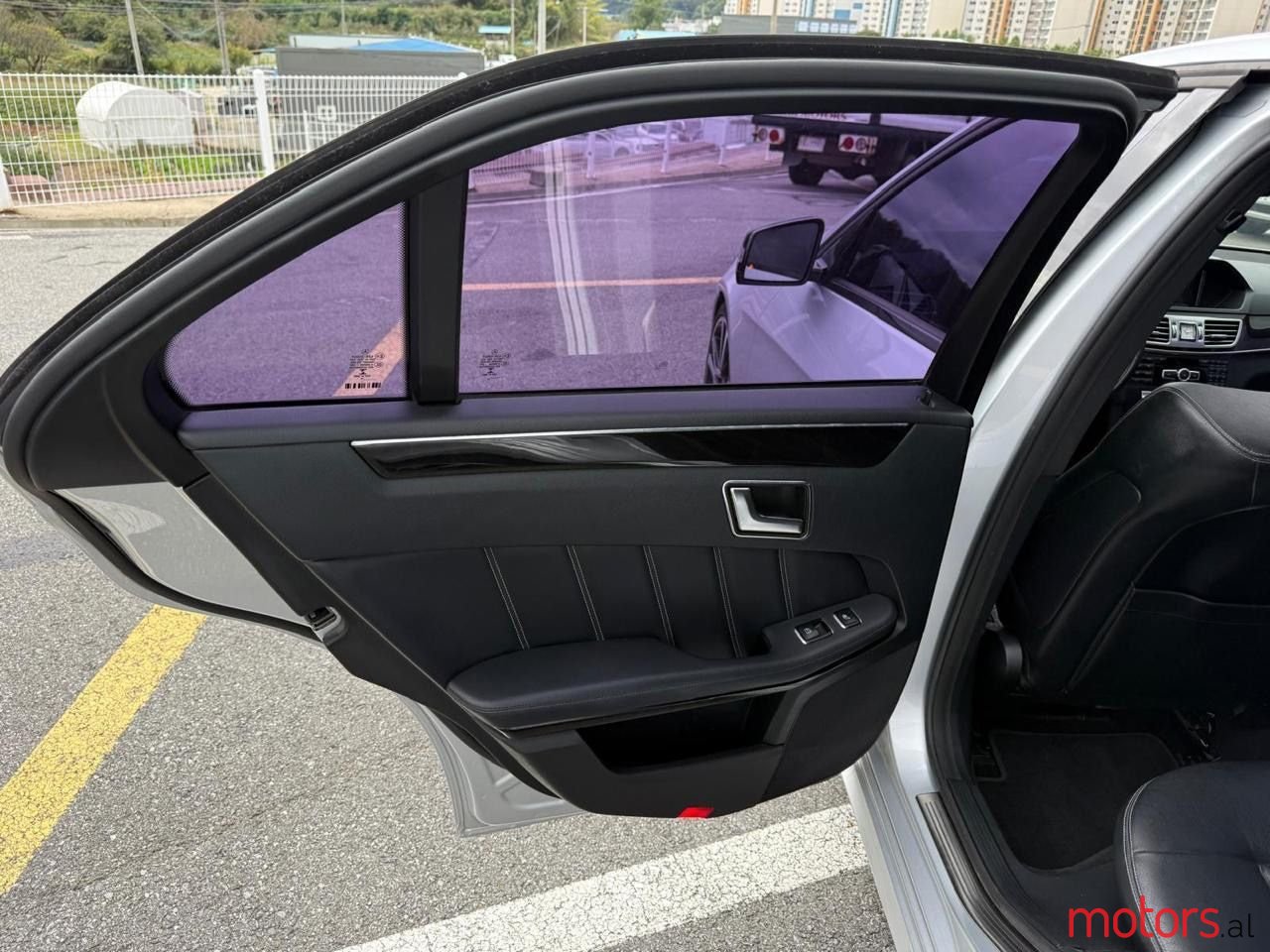 2015' Mercedes-Benz E 220 photo #2