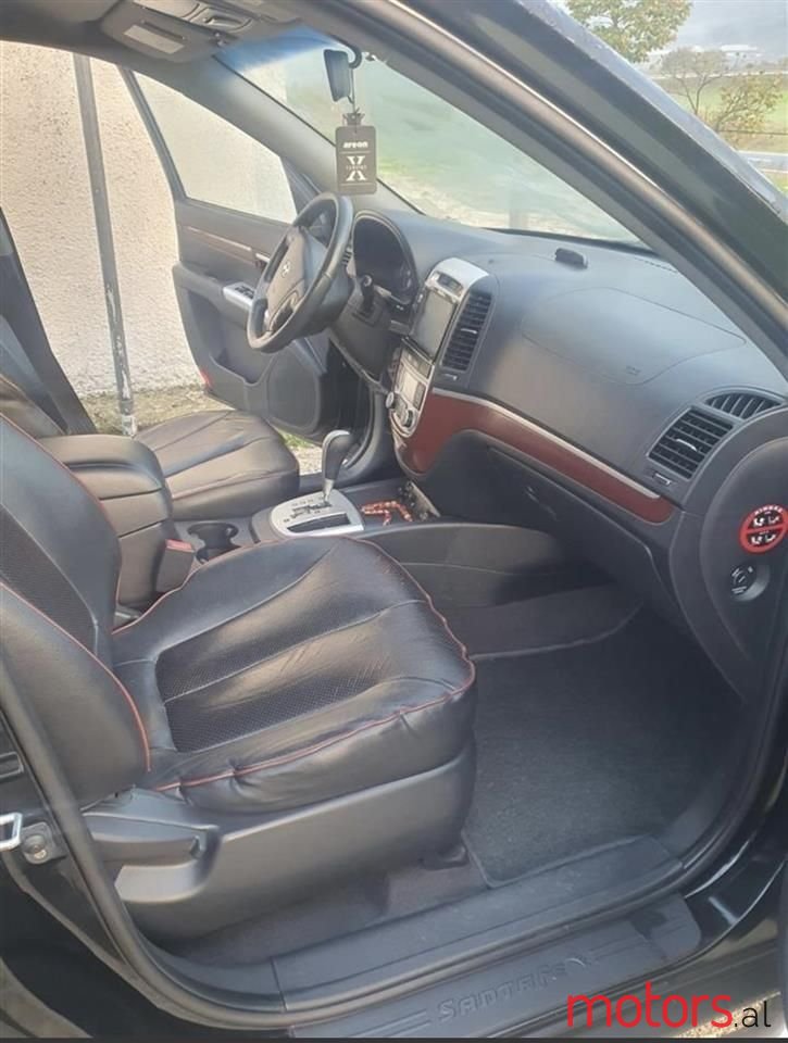 2008' Hyundai Santa Fe photo #3