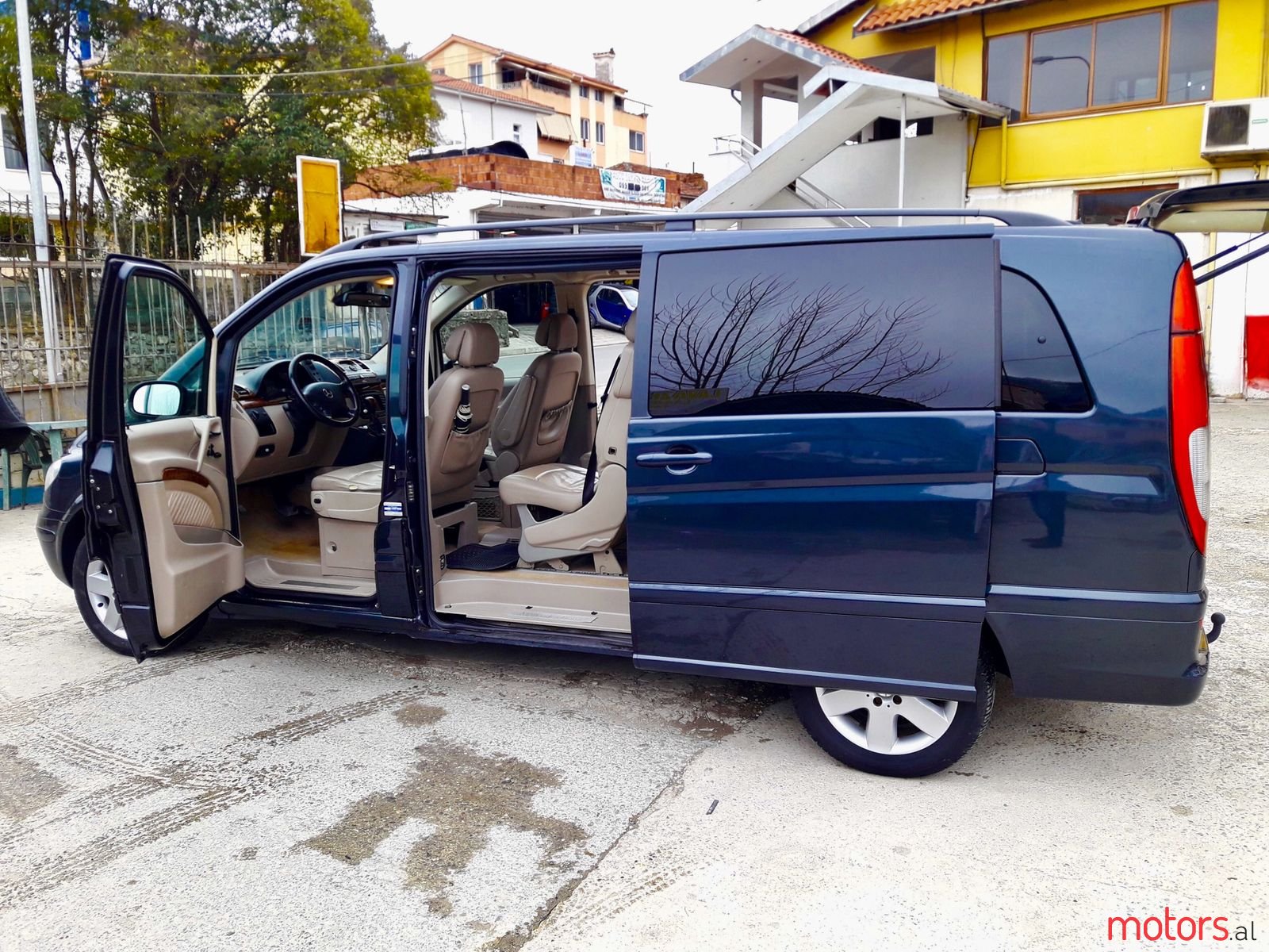 2004' Mercedes-Benz Viano photo #5