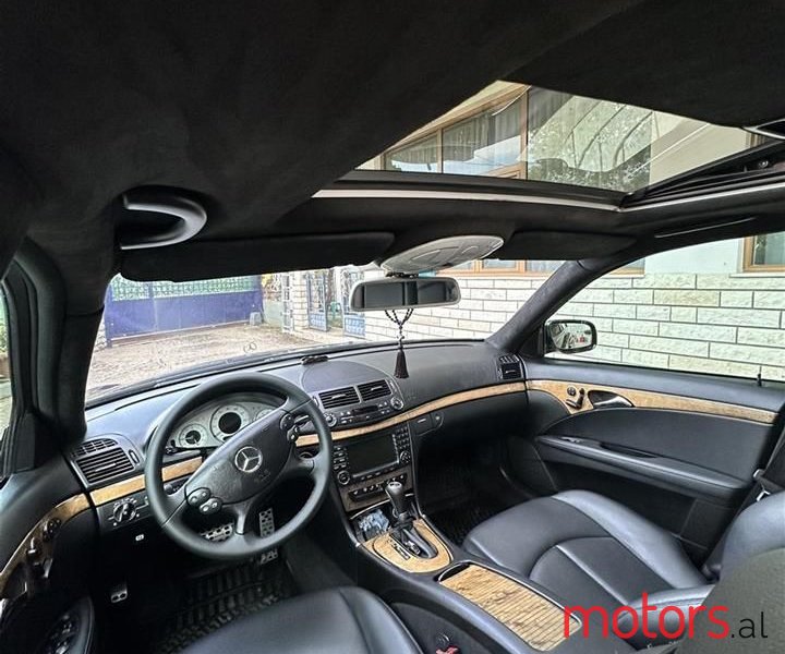2008' Mercedes-Benz E 350 photo #2