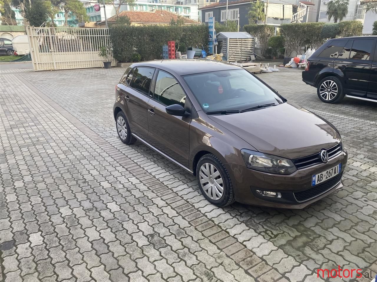 2011' Volkswagen Polo photo #1