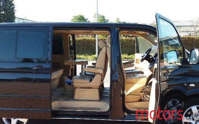 2005' Volkswagen T5 Multivan photo #3