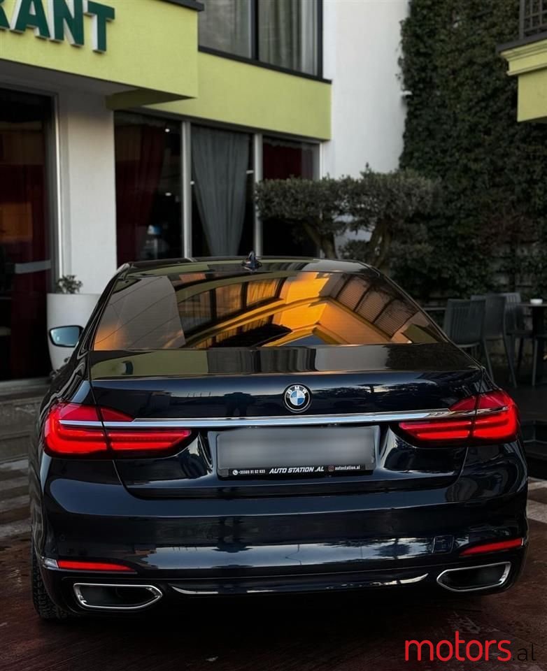 2017' BMW 730 photo #4