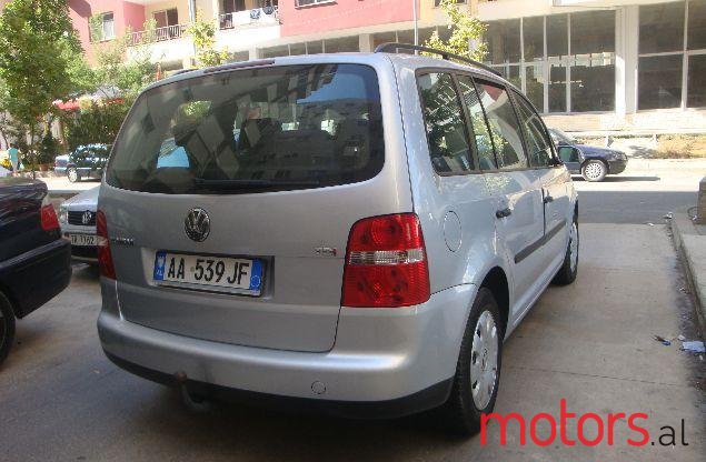 2003' Volkswagen Touran photo #2