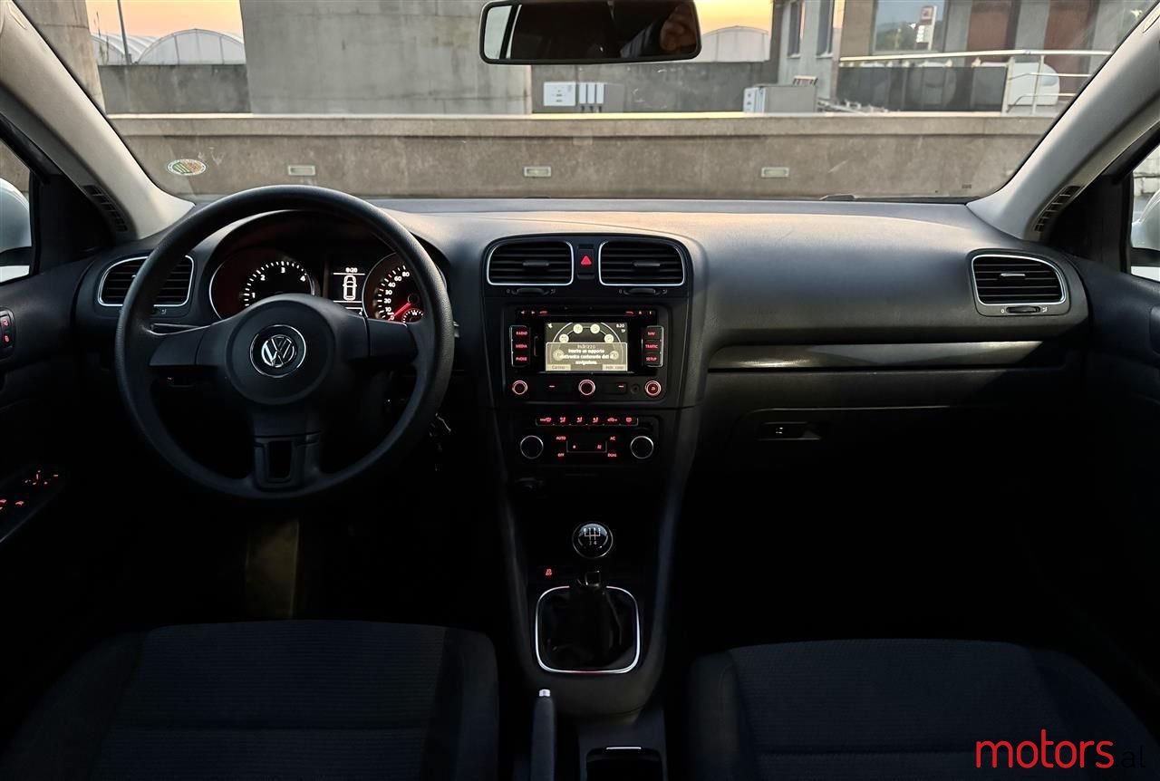 2012' Volkswagen Golf photo #6