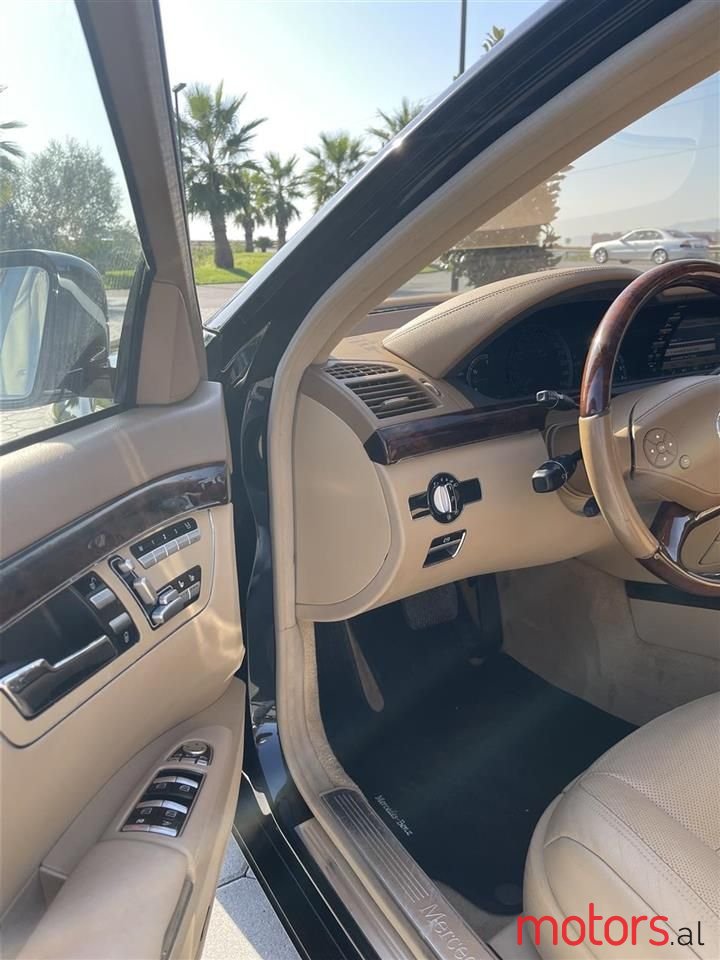 2012' Mercedes-Benz 350 photo #5