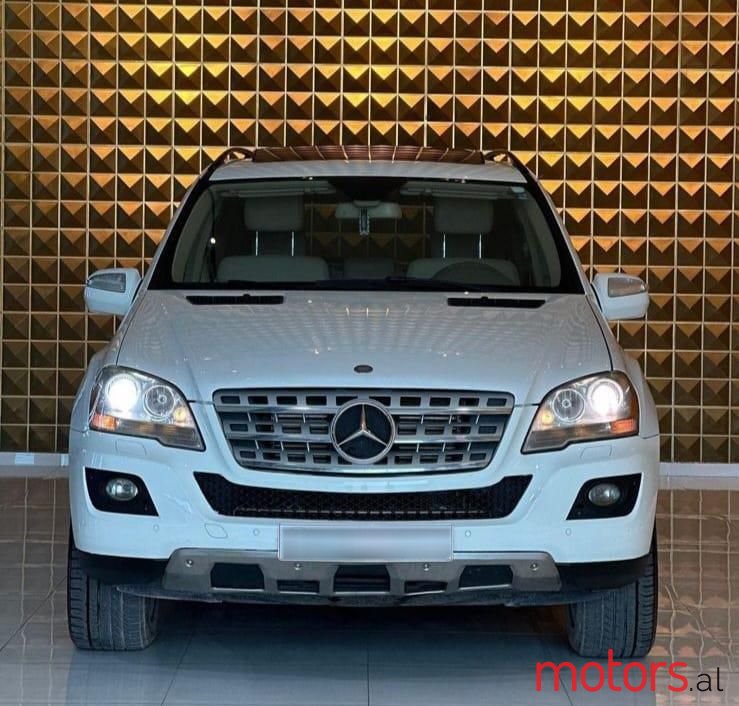 2010' Mercedes-Benz 350 photo #6