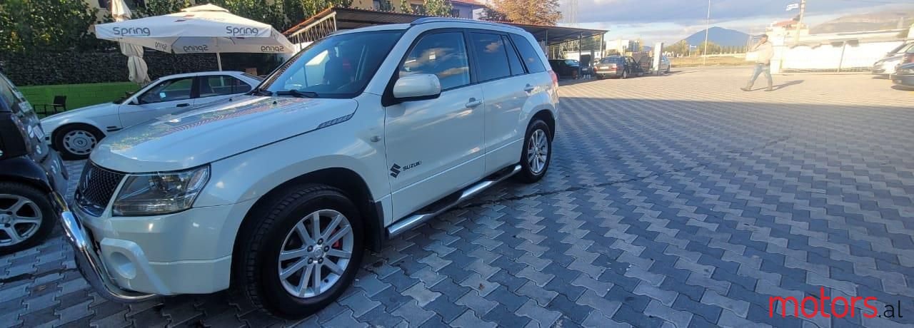 2009' Suzuki Grand Vitara photo #3