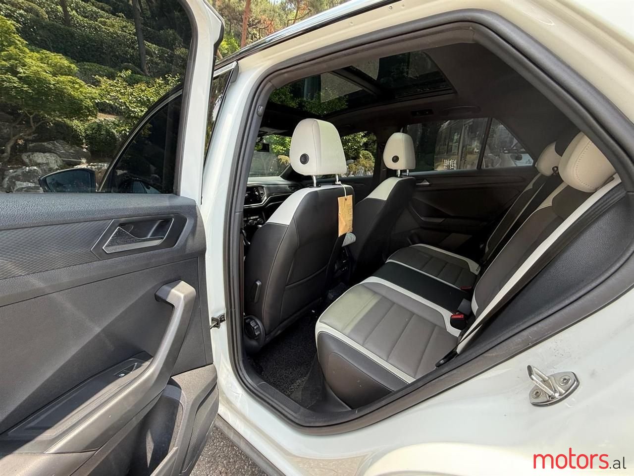 2022' Volkswagen T-Roc photo #4