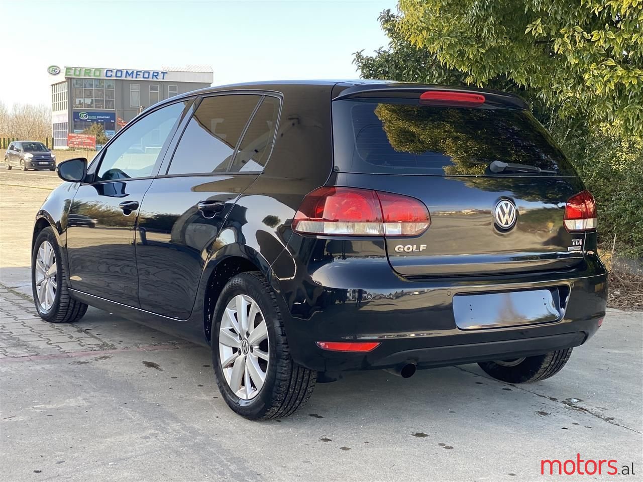 2011' Volkswagen Golf photo #5