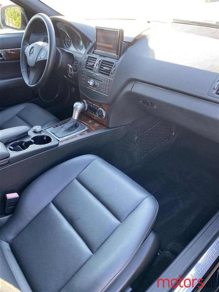 2009' Mercedes-Benz C 300 photo #3