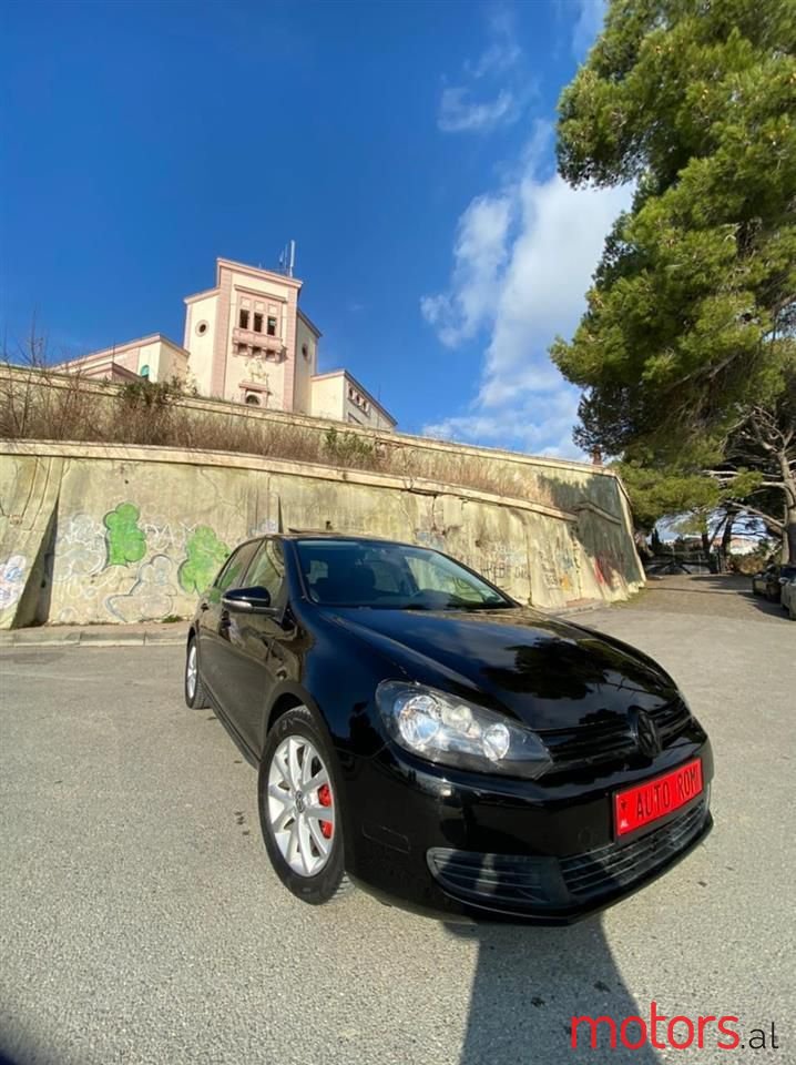 2010' Volkswagen Golf photo #1