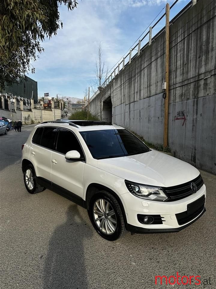 2014' Volkswagen Tiguan photo #3