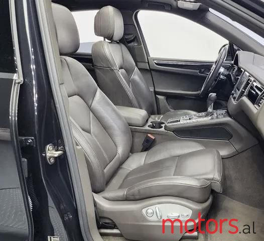 2016' Porsche Macan photo #4