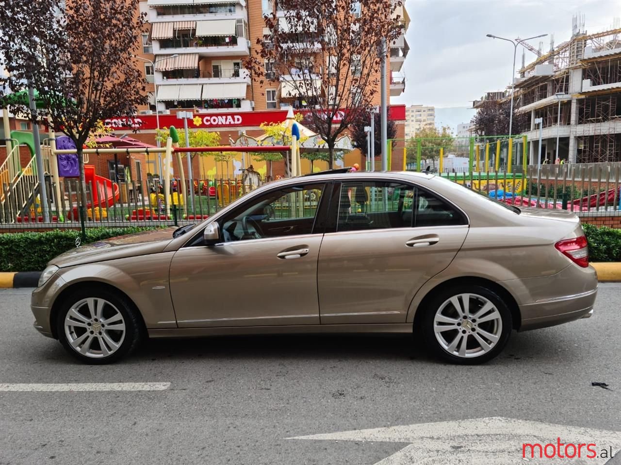 2008' Mercedes-Benz 220 photo #2