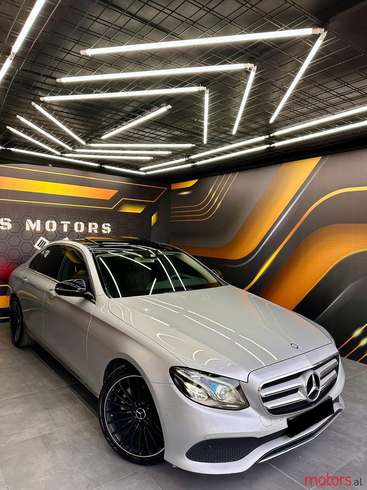 2017' Mercedes-Benz E 220 photo #2