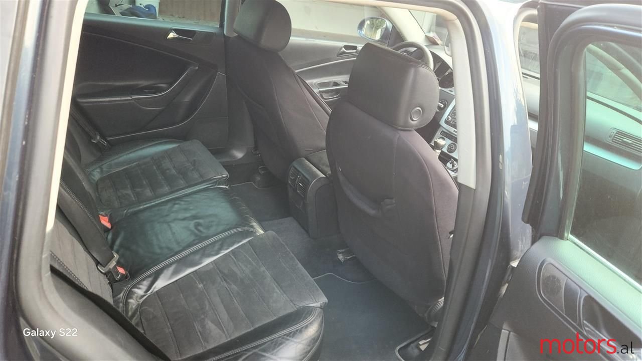 2006' Volkswagen Passat photo #3