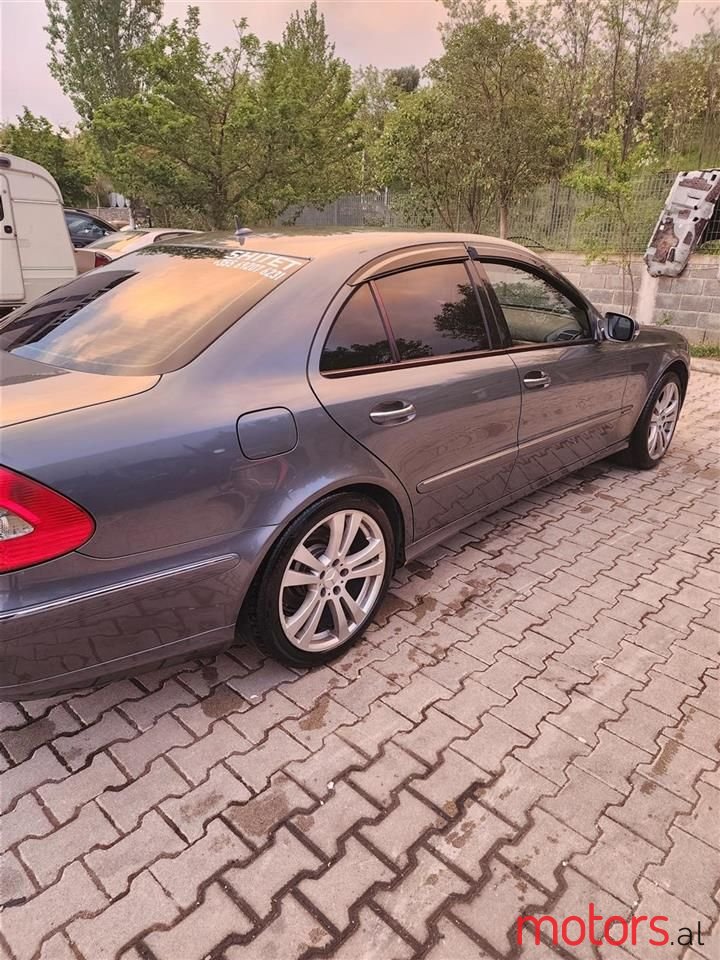 2007' Mercedes-Benz E 200 photo #2