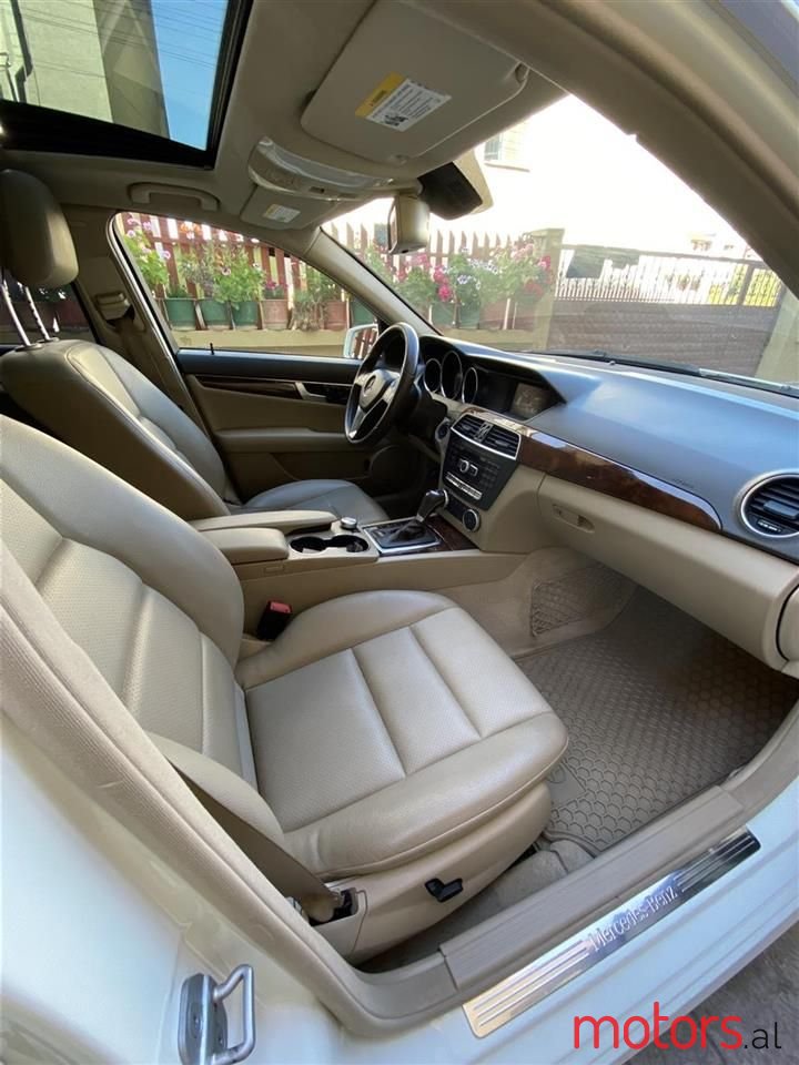 2012' Mercedes-Benz C 300 photo #1