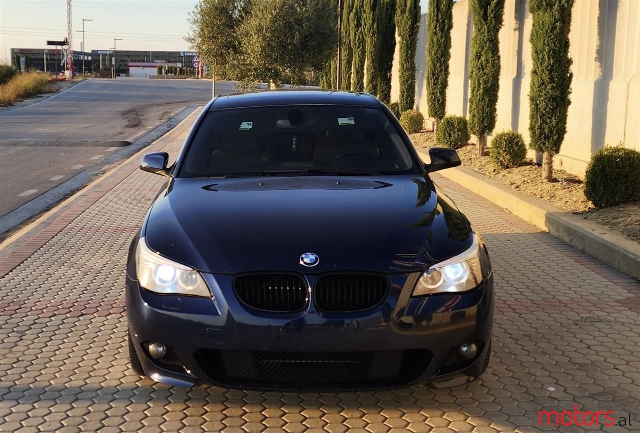 2010' BMW 528 photo #1