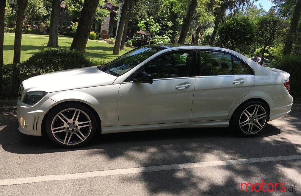 2011' Mercedes-Benz C 300 photo #2