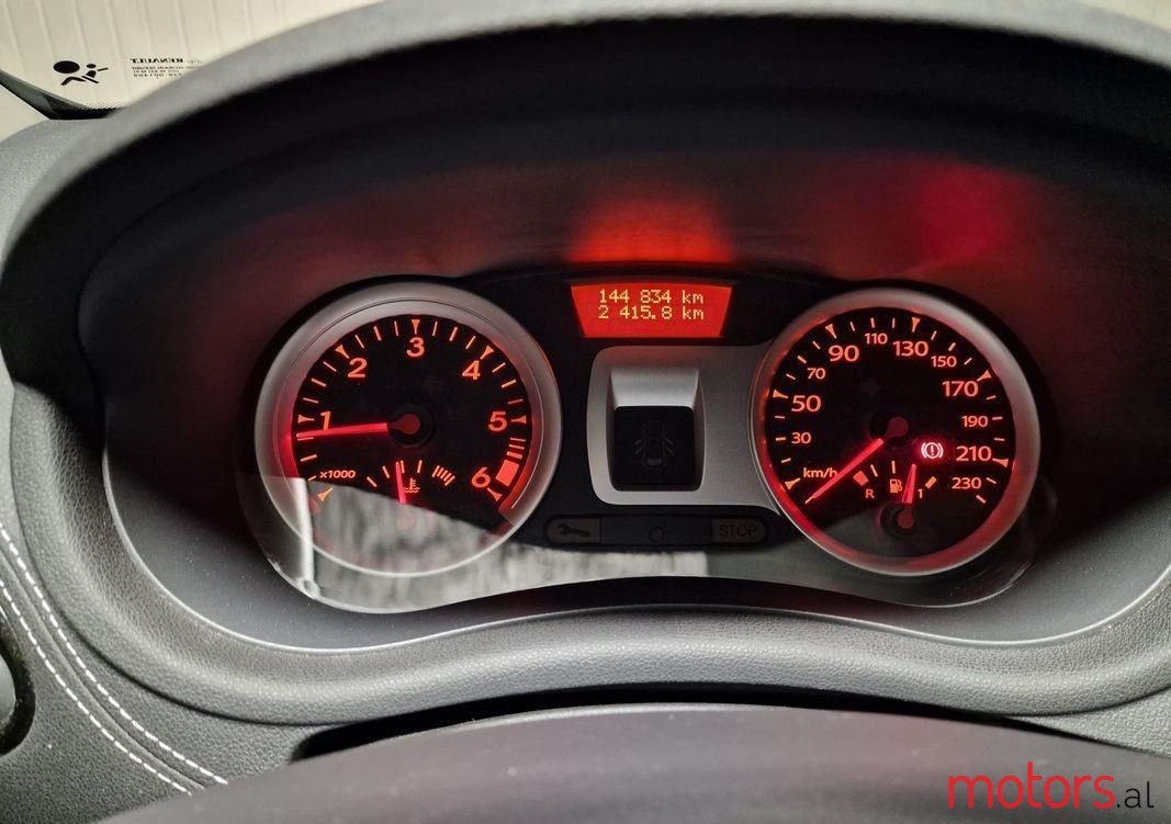 2012' Renault Clio photo #1