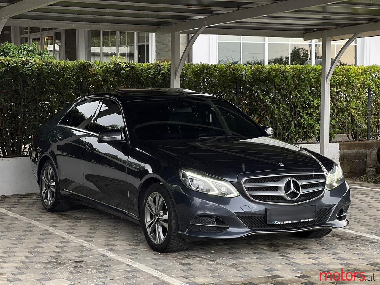 2014' Mercedes-Benz E 220 photo #1