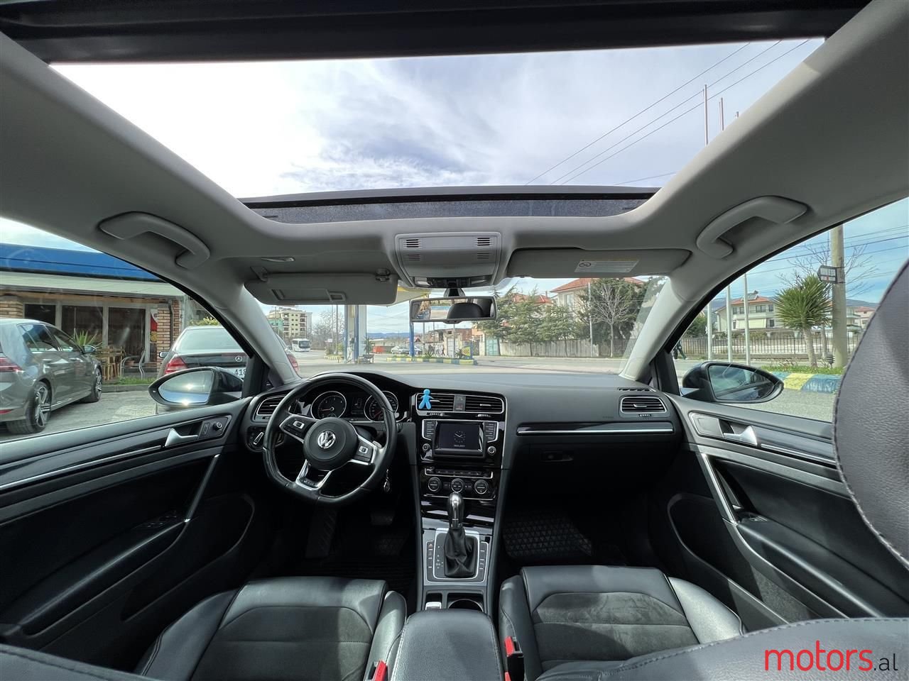 2014' Volkswagen Golf photo #5