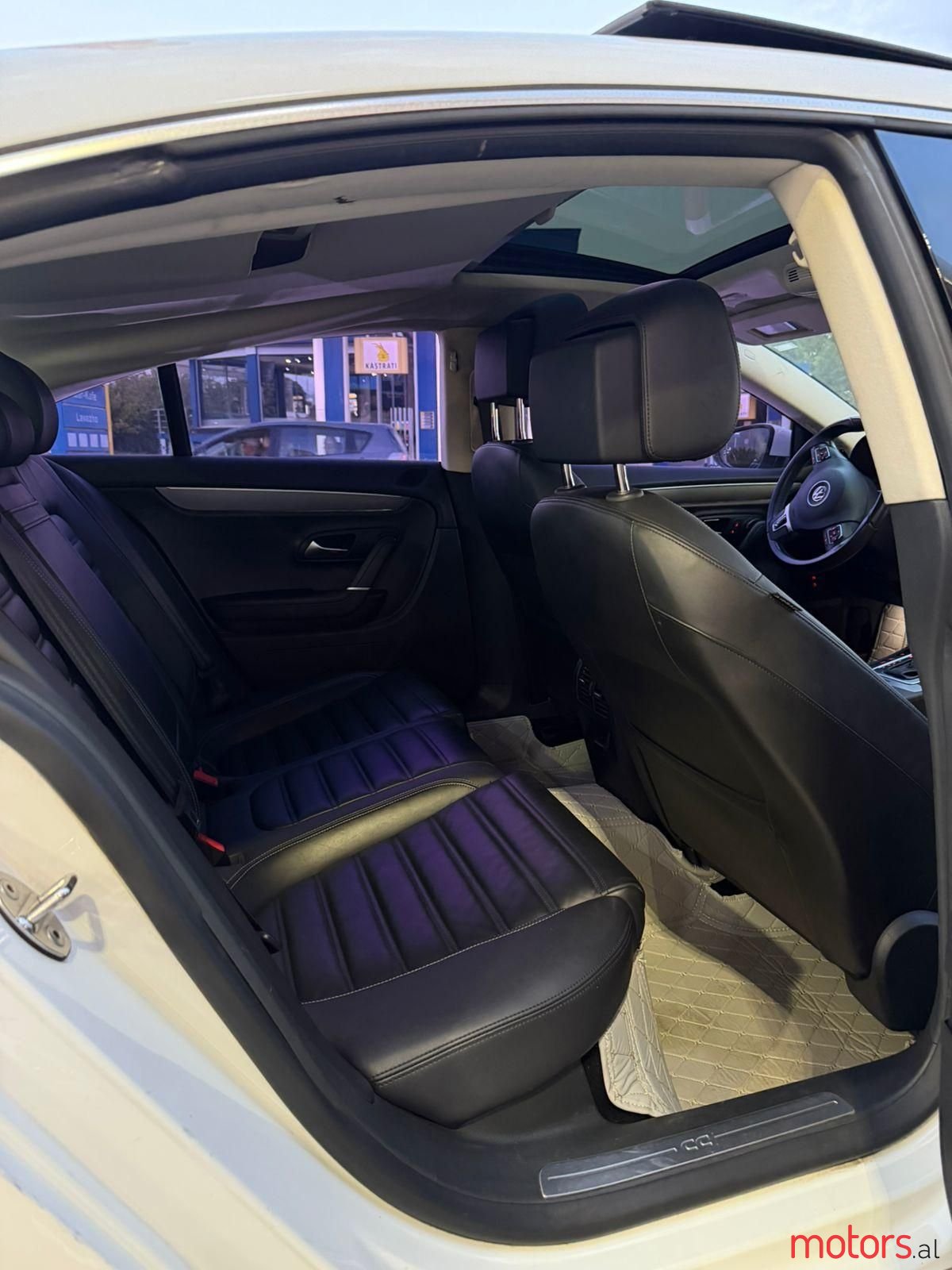 2015' Volkswagen Passat photo #3