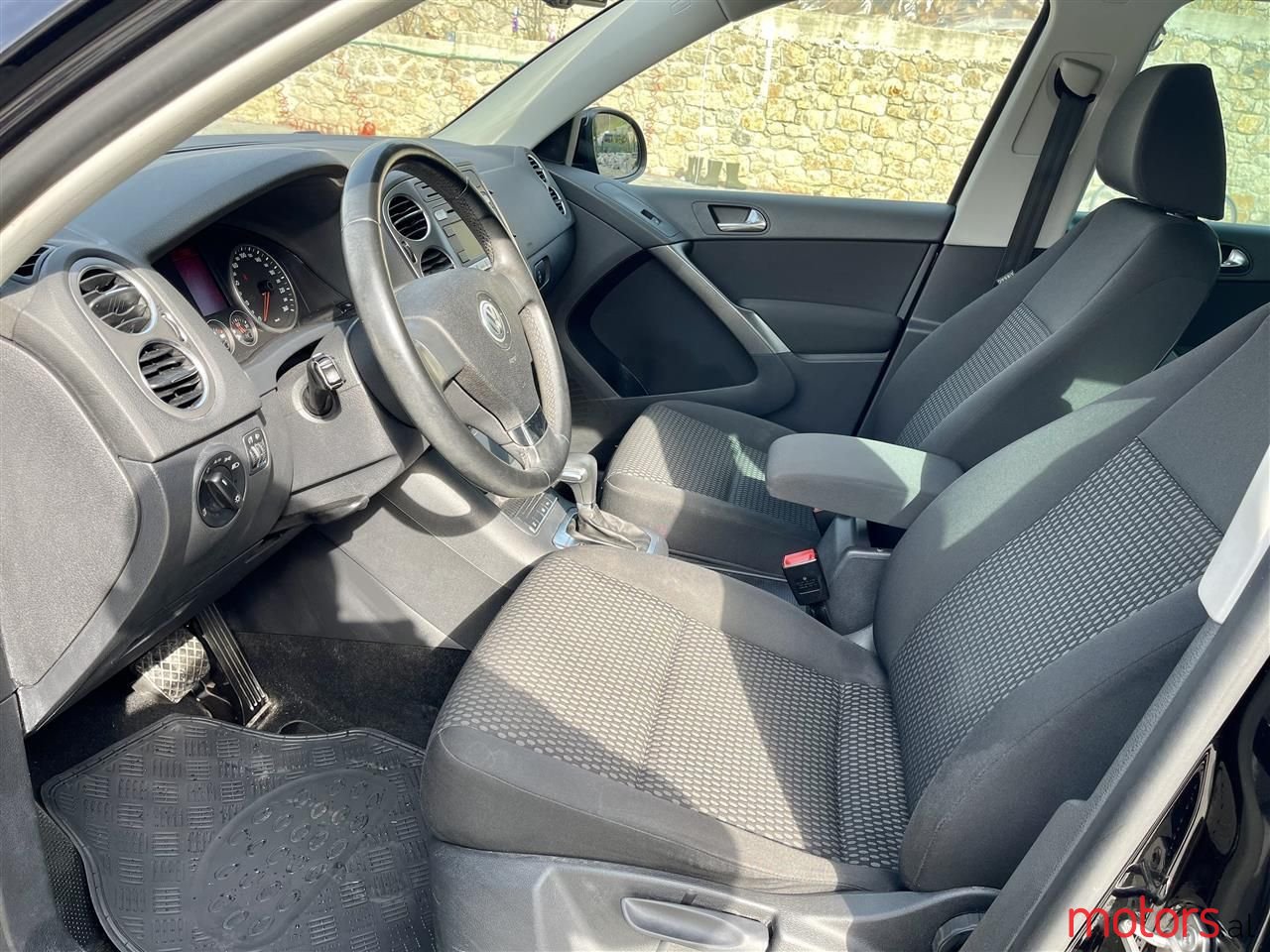 2008' Volkswagen Tiguan photo #5