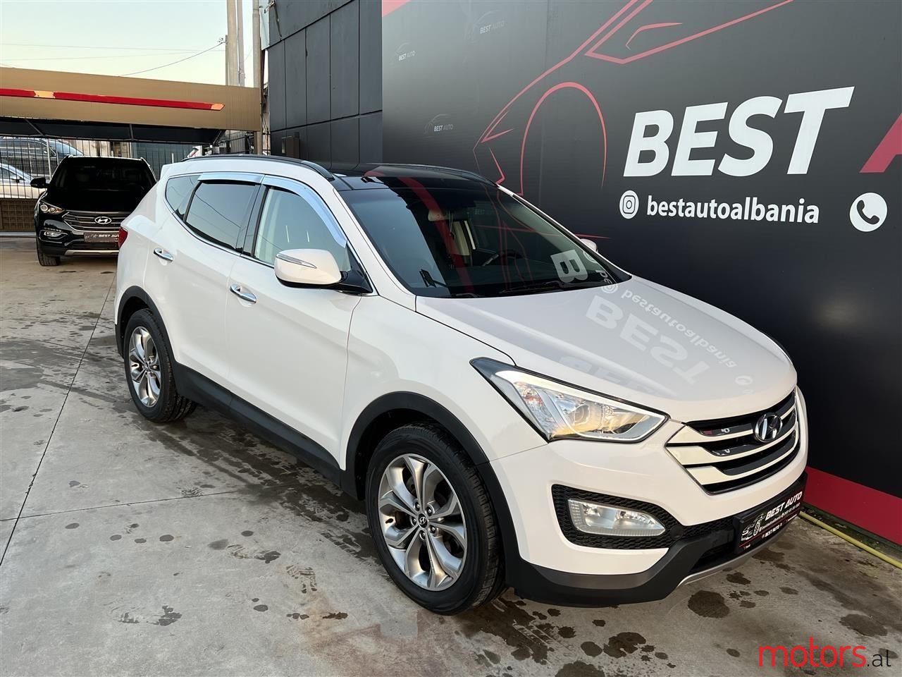 2013' Hyundai Santa Fe photo #2