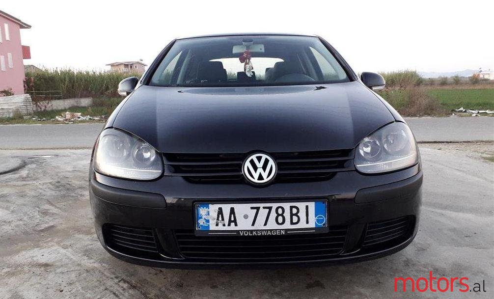 2004' Volkswagen Golf photo #1