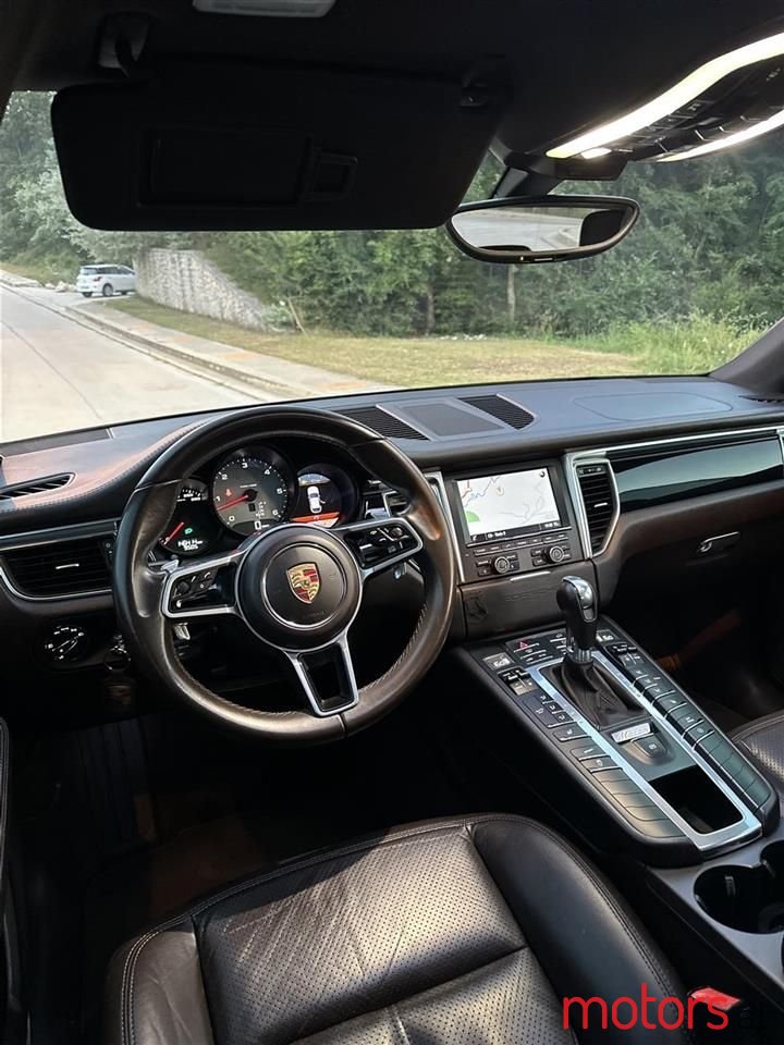 2015' Porsche Macan photo #3
