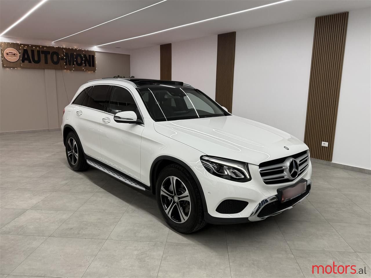 2016' Mercedes-Benz GLC 250 photo #2